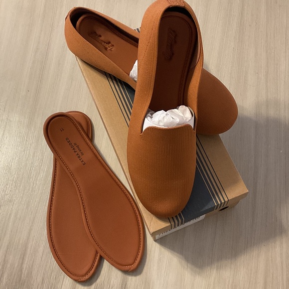 Elegant Women's Brown Loafers - Picture 4 of 6